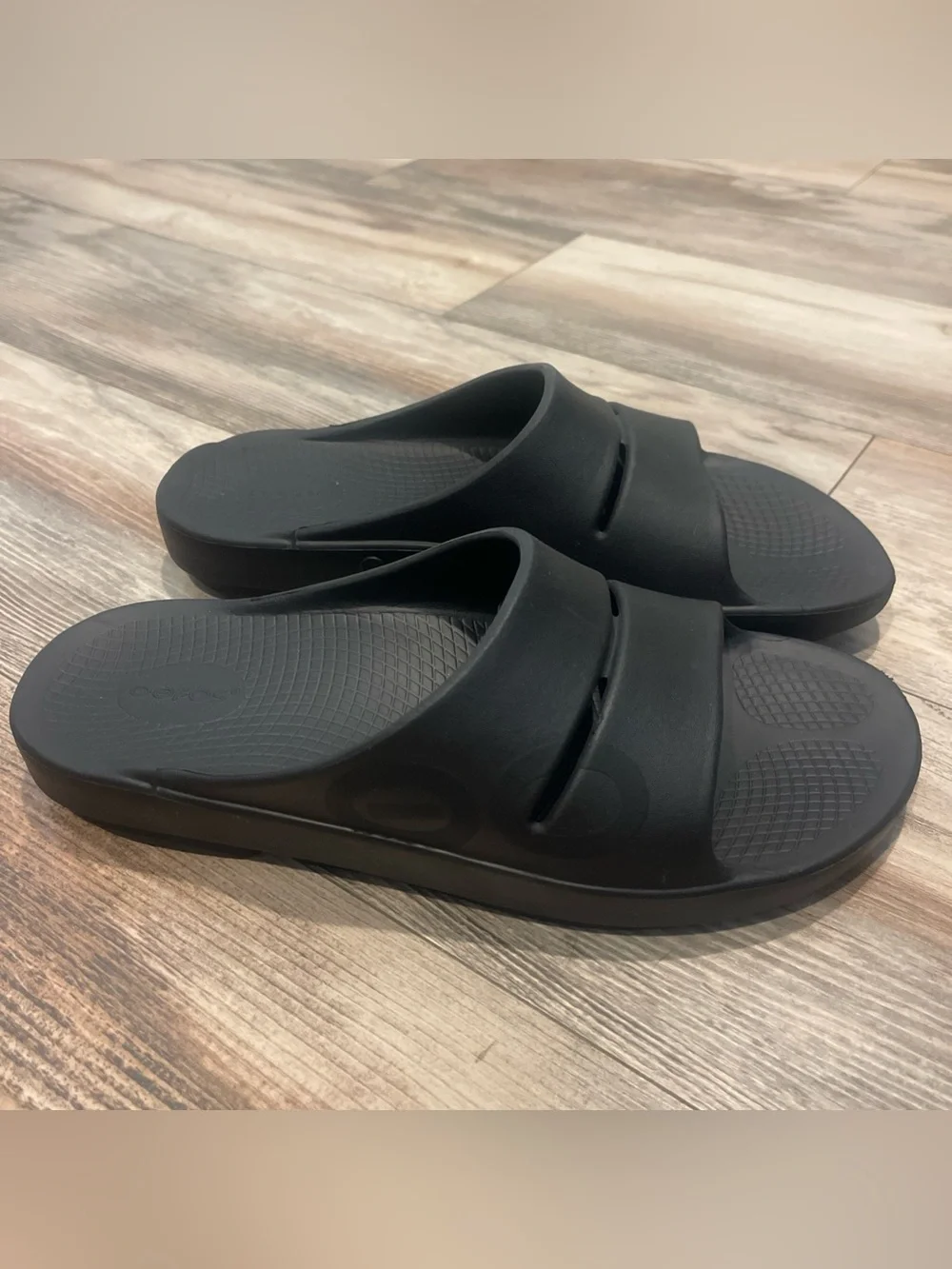 Oofos Sandals Mens Size 12 Womens 14 EU 45 Black Ooahh Slide Recovery Comfort
